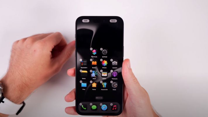 Trải nghiệm giao diện Dark Mode cực lạ mắt lên iOS 18, phá đảo thế giới Android!