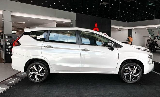 Mitsubishi Xpander giảm giá cực sốc 80 triệu đồng, chạm mốc rẻ hiếm gặp khiến Suzuki XL7 lép vế