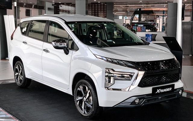 Giá lăn bánh Mitsubishi Xpander giữa tháng 8/2024 giảm mạnh và kèm quà tặng khủng, không mua thì phí