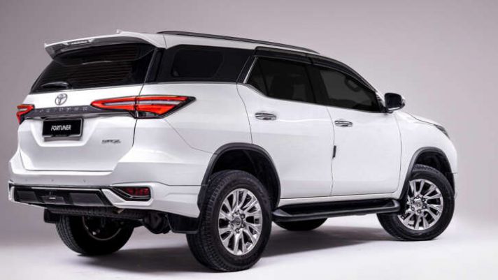 Toyota Fortuner 2024 ‘lột xác’ với diện mạo mới đậm chất thể thao, chi phí khách cần bỏ ra cực rẻ