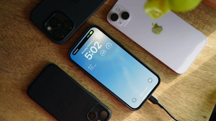 Apple bày người dùng xài iPhone sao cho 'chuyên nghiệp', không lo chai pin, bền bỉ theo năm tháng