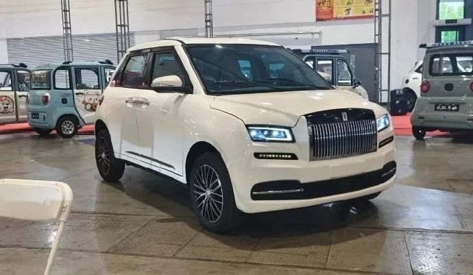 Nếu chán Honda Air Blade, khách hàng có thể tậu mẫu xe Tàu đẹp như Rolls-Royce giá 46 triệu đồng này