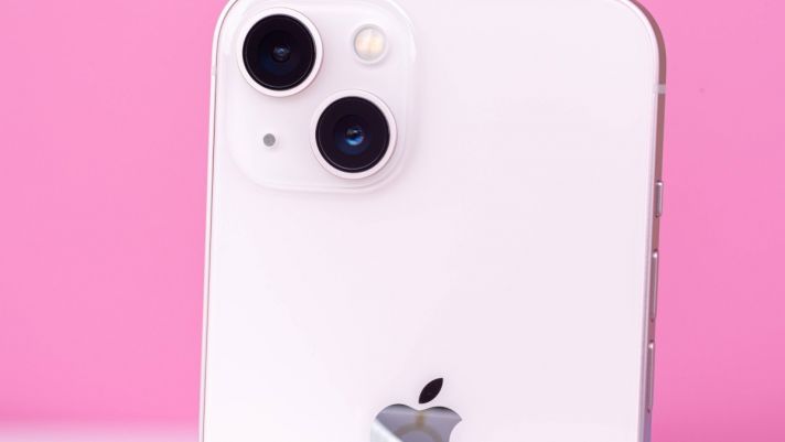 Đây là iPhone camera chéo, 5G rẻ nhất Việt Nam, nửa đầu 2024 bán 12.5 triệu máy hủy diệt Galaxy S24