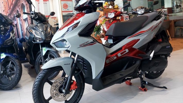 Bảng giá xe Honda Air Blade 2025 cuối tháng 10/2024 giảm cực sâu, hút khách Việt vì giá rẻ như 'cho'