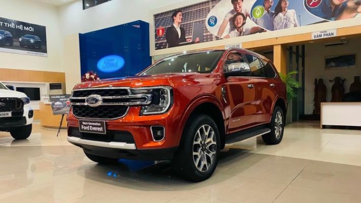 Giá lăn bánh Ford Everest cuối tháng 11/2024 rẻ như cho, hạ gục Toyota Fortuner và Hyundai Santa Fe