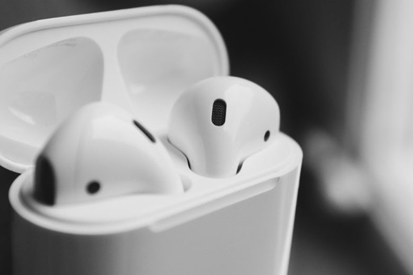 AirPods 2 xuống giá thê thảm: Thiết kế nhỏ gọn, chất lượng âm thanh vẫn ổn áp