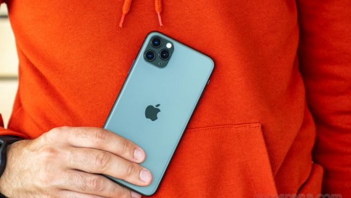 iPhone 11 Pro Max hạ giá mạnh, camera 3 mắt, màn OLED rẻ như bèo, xịn sò áp đảo cả iPhone 16