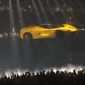 Sự thật phía sau chiếc Ferrari LaFerrari lơ lửng trên không trung trong buổi biểu diễn của rapper Drake