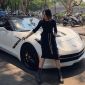 Nữ biker xinh đẹp Nguyễn Hoài Thương khoe xe Chevrolet Corvette Convertible