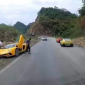 Fanpage Car Passion: 'Bò' Lamborghini Aventador S mất vài chiếc ốc nhỏ sau sự cố 'gặm cỏ bên đường'