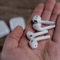 Tai nghe Airpods nhái bán tràn lan với giá siêu rẻ, người tiêu dùng nên kiểm tra kỹ trước khi mua