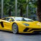 Lamborghini Aventador S - siêu xe 40 tỷ duy nhất tại Việt Nam lặng lẽ tắm nắng trên phố