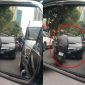 “Anh hùng SH” cả gan chặn ngang ô tô biển xanh đi lấn làn