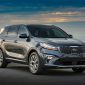 Kia Soluto và Kia Sorento giảm giá sập sàn cận tháng 'cô hồn' 