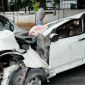 Đâm thẳng vào cột điện, Honda City vỡ toác đầu khiến 5 sinh viên thương vong