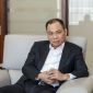 Không phải VinFast President, tỷ phú Phạm Nhật Vương tung 'vũ khí' mới khiến dân tình choáng váng 