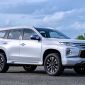 Mitsubishi Pajero Sport giảm sốc 200 triệu tới 2 lần trong tháng, Toyota Fortuner 'vất vả' chạy theo