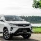 Toyota Fortuner phiên bản mới chính thức về đại lý, 'đè bẹp' Hyundai SantaFe bằng giá bán