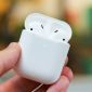 Tai nghe không dây AirPods 2 của Apple giảm giá 'kịch sàn'