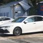 Toyota Camry Hybrid mới bất ngờ cập bến Việt Nam, thiết kế đe nẹt VinFast Lux A2.0