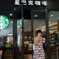 Starbucks bị tố cáo sử dụng nguyên liệu, bán đồ hết hạn khiến người dùng Trung Quốc 'phẫn nộ'