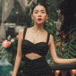 Lệ Quyên diện set đồ trẻ như gái đôi mươi, tự tin khoe vòng eo con kiến cùng đôi chân dài miên man