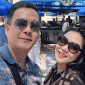 Bắt trọn cảnh Hà Thanh Xuân mặc trang phục lộ rõ kích cỡ vòng 2 đi dạo phố ở Mỹ cùng ‘Vua cá Koi’