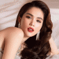 Ngọc Trinh livestream tại sự kiện lớn của công ty, vô tư khoe nhan sắc và v
