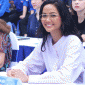 CĐM tấm tắc khi H’Hen Niê mua vàng Dubai tặng mẹ và đồng hồ hiệu tặng ba sau chuyến du lịch trời Tây