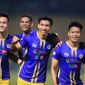 Tin nóng V.League 5/11: Đoàn Văn Hậu nhận án phạt, Văn Quyết chấn thương