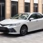 Giá lăn bánh Toyota Camry mới nhất tháng 11/2022: Vượt trội Mazda6 và Kia K5