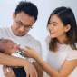 Á hậu Mâu Thủy lần đầu đăng clip khoe cận mặt con trai, biểu cảm nhóc tỳ khiến netizen thích thú
