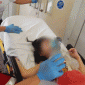 Nữ sinh 14 tuổi ngưng tim đột ngột sau 81 giờ sử dụng điện thoại trong lúc chăm bà ở bệnh viện