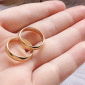 Cô gái giận dỗi, mặt nặng mày nhẹ khi bố mẹ thuê rạp cưới ‘xuề xòa’ và trao của hồi môn 2 chỉ vàng