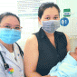 Cần Thơ: Ê kíp bác sĩ tiến hành ấn tim và bóp bóng khi bé chào đời không thở, không khóc