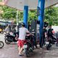 Giá xăng dầu hôm nay 6/5: 'Gắng gượng' tăng trong bối cảnh nguồn cung và cầu mất cân đối trầm trọng