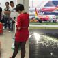 Chưa 'trôi' vụ delay, Vietjet lại dính 'kiếp nạn' rách lốp khi hạ cánh, chi tiết sự việc thế nào?