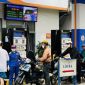 Giá xăng dầu hôm nay 17/5: Tăng nhanh chóng do áp lực từ nguồn cung, giá cả diễn biến thế nào? 