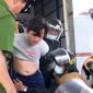 Vụ việc chấn động tại Cà Mau: Nam thanh niên đánh mẹ, đâm người thi hành công vụ rồi cố thủ nhiều giờ