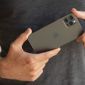 iPhone 12 Pro giá rẻ dễ mua chưa từng thấy, viền thép bóng, camera zoom quang ăn đứt iPhone 16