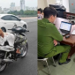 Nhân thân gây sốc của người đàn ông làm xiếc trên xe máy ở Đà Nẵng, từng 5 lần đi chữa tâm thần