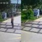 Camera ghi lại giây phút người đàn ông ở Lâm Đồng đứng giữa đường ray ‘đón’ tàu và cái kết ớn lạnh