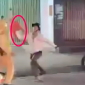 Clip người đàn ông dùng ghế tấn công cảnh sát giao thông với hung hăng, đe dọa, lý do gây bức xúc?