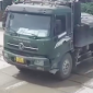 Đà Nẵng: Cận cảnh xe ben nối đuôi dừng tại đường sắt, một tài xế bị xử phạt 