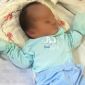 Mẹ ruột bỏ rơi con gái còn đỏ hỏn trong thùng xốp bên đường, bức tâm thư để lại gây phẫn nộ tột độ
