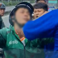 TP.HCM: Tài xế xe tải vô cớ bị nam thanh niên chặn đầu xe tấn công và đập phá kính chiếu hậu