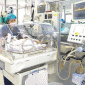 Gia đình đau đớn khi đứa con 2 ngày tuổi không thể qua khỏi sau khi chọn ngày giờ đẹp để sinh mổ