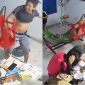 Người anh trai đánh em gái đau đớn hé lộ sự thật khó tin, người mẹ đòi chết vì không chịu nổi con