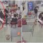 Clip chủ quán ăn tát khách hàng 1 cú ‘trời giáng’, hé lộ nguồn cơn từ 'bàn tay hư' khiến nhiều người hả hê