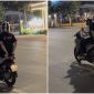 Xôn xao hình ảnh 2 thanh niên lái xe bằng chân, thái độ khiến nhiều người bức xúc